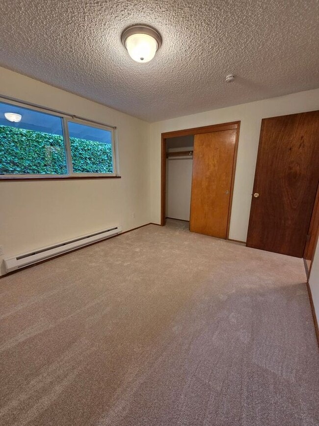 Photo - Exceptional North-End, 2 Bedroom Duplex!