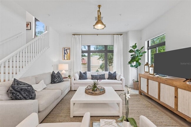 Photo - 218 Park Lake St