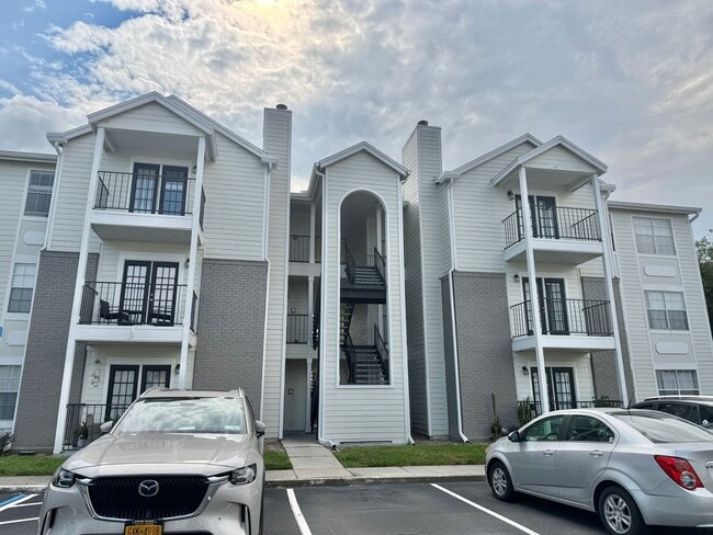 Building Photo - Orlando - 2 Bedroom, 1 Bathroom - $1395.00 Unit r2550n3103