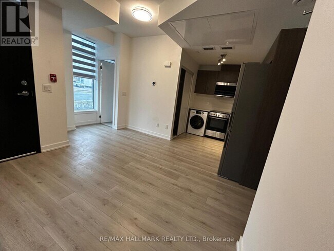 Photo - MAIN - 34-851 SHEPPARD AVENUE W