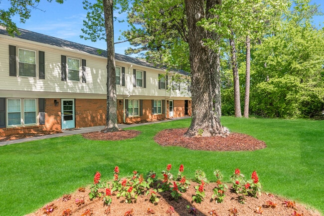 Photo - Tryon Forest Apartments