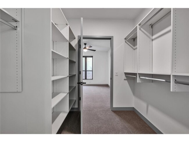 Photo - 640 Wisconsin Ave N Unidad 307