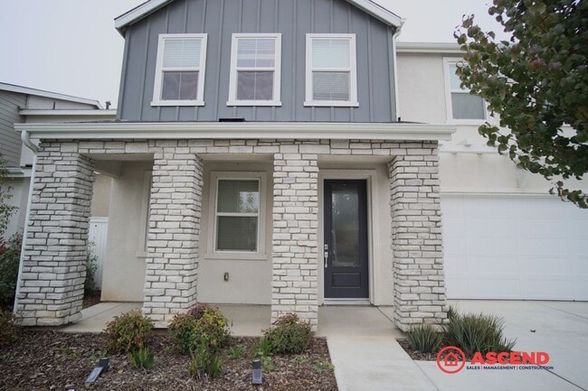 Photo - Luxurious 5 bedroom located in Gossamer Grove!