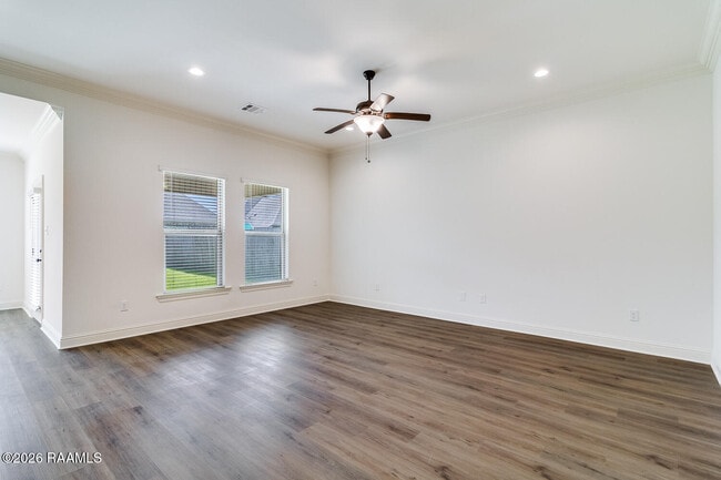 Photo - 209 Mintmere Ln