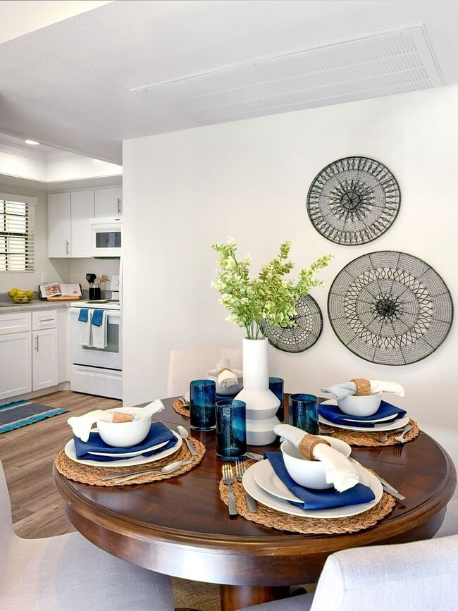 Laguna Serrano Apartments