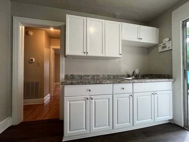 Photo - 1256 Edgewood Rd