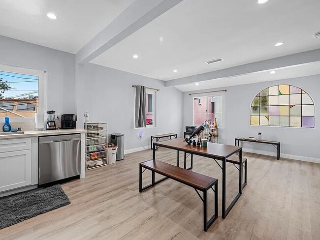 Photo - 1005 Hi Point St Apartment Unit 1005