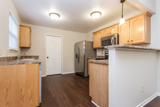 Photo - 1351 Brooks Dr
