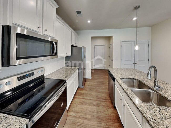 Photo - 710 Woodall Rd