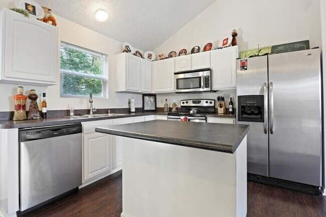 Photo - 265 Kastlekove Dr