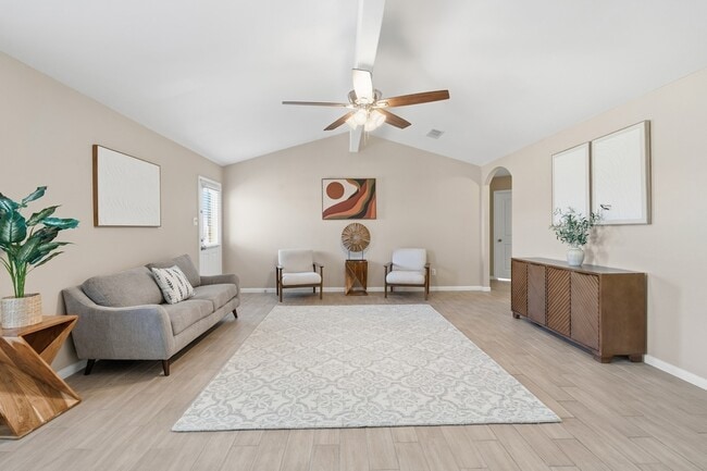 Photo - 1001 Strawberry Ridge Dr