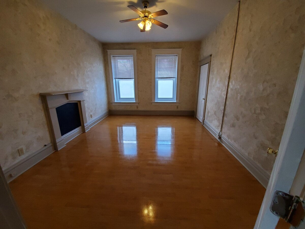 Bedroom - 2015 Bryan Ave Unit A