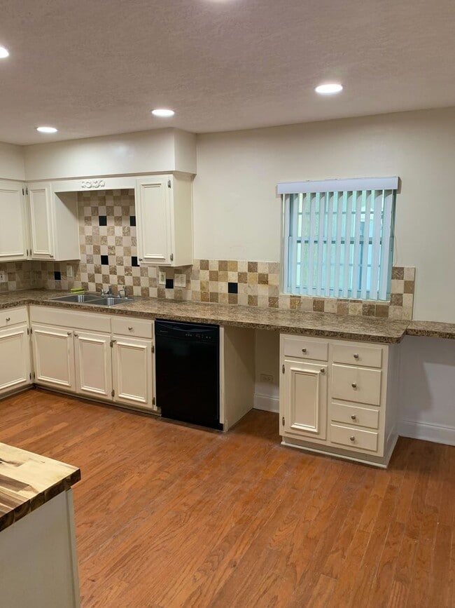 Photo - Spacious Winter Park Village area house fo...