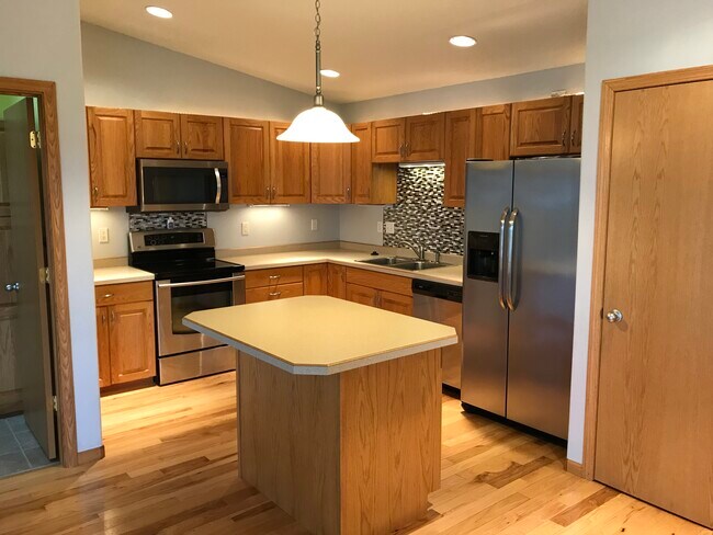 Photo - 1002 Parkway Dr