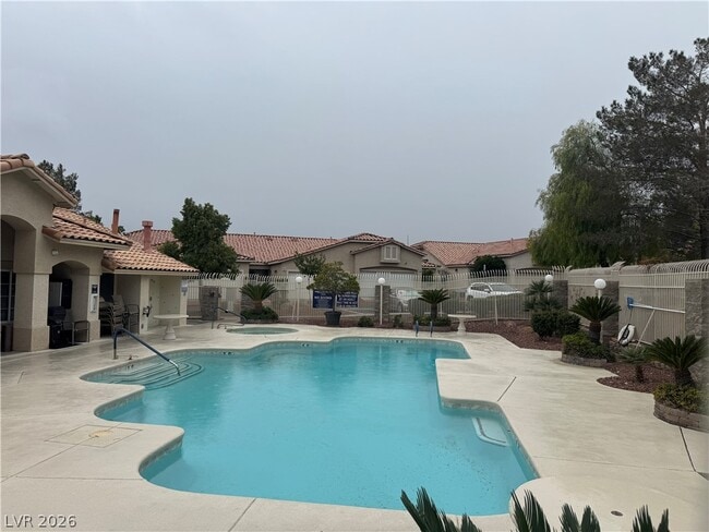 Building Photo - 3400 Wexford Ln Unit 102