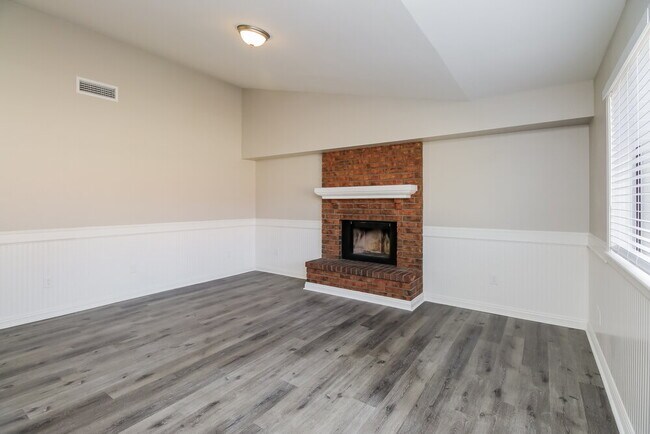 Photo - 440 E San Pedro Ave