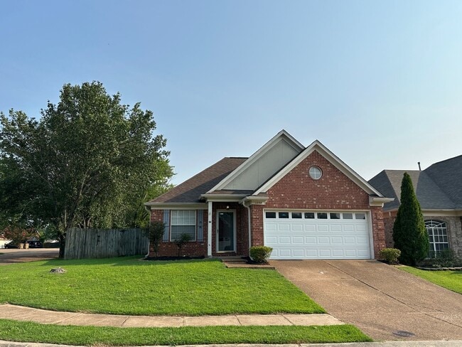 Building Photo - Lovely Cordova home. Fresh Paint and New Carpet! Fenced backyard and eat in kitchen. Pets are wel...