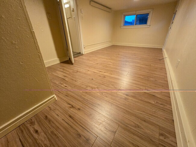 Photo - 515 E New York St Unit 515 1/2 east new york str