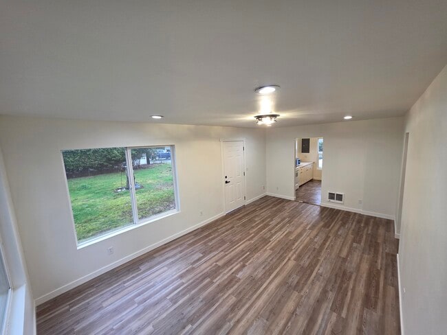 Photo - 2201 Union Ave NE