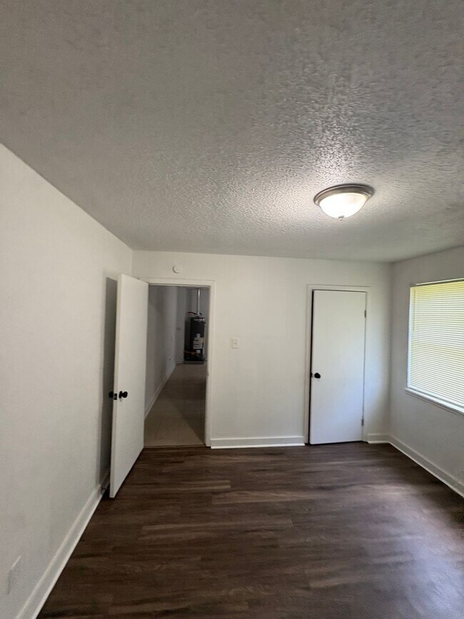Photo - 1344-1346 Hyde Pk Blvd Unit 1346