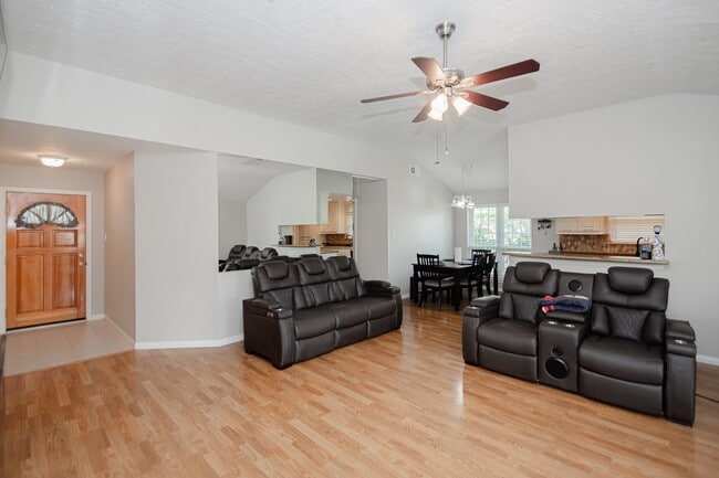 Photo - 2905 Hamm Rd