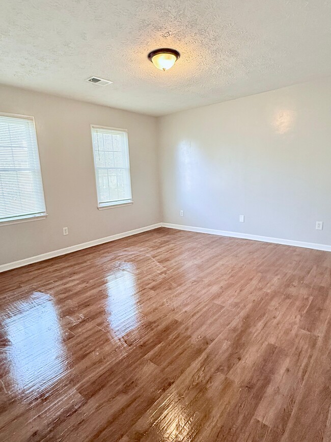 Photo - 280 Timber Creek Ln SW