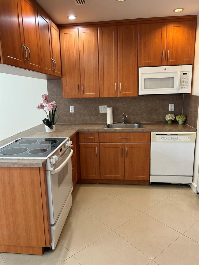 Photo - 210 SE 9th St