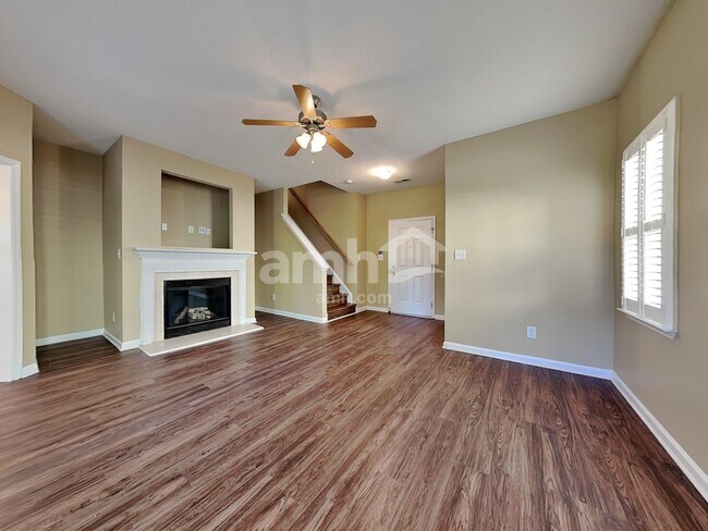 Photo - 582 Cotton Brook Dr