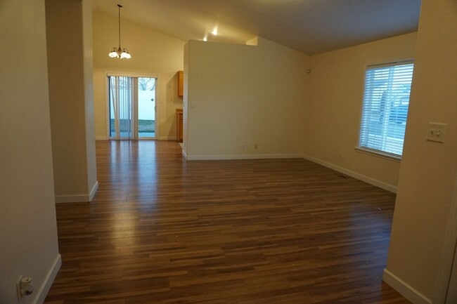 Photo - Northeast Twin Falls 3 Bed Home – Minutes to Hospital & Pole Line Access