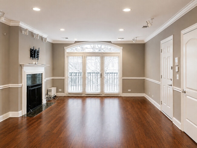 Photo - 3545 N Wilton Ave Unit 3S