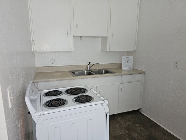 Photo - 628 Byron Ave