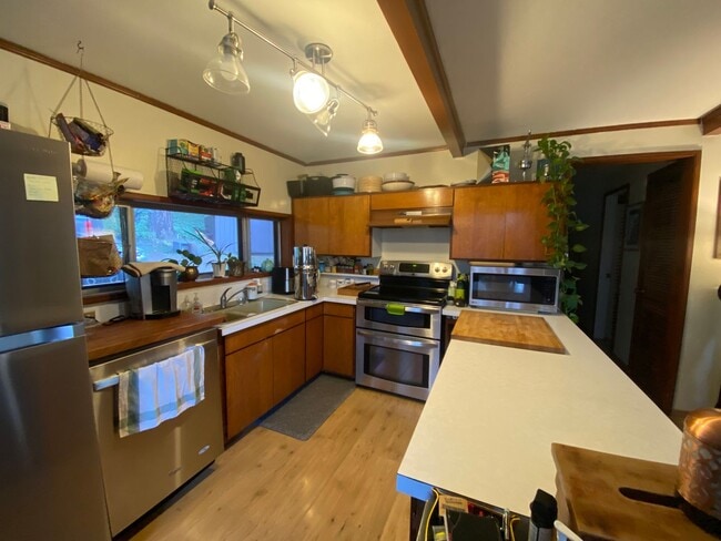 Photo - 1 Bedroom, 1 Bath + Bonus space | Hood River