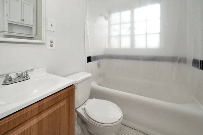 Photo - Montrose and Montclair