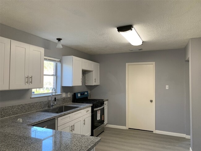 Photo - 7022 Harpers Dr