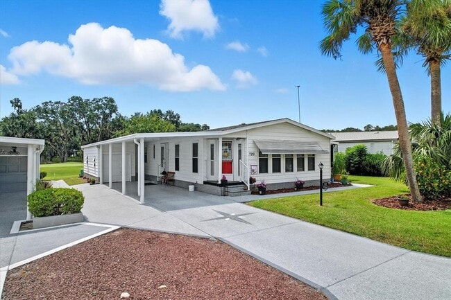 Photo - 720 Orchid St