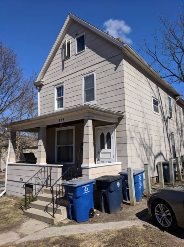 Building Photo - 424 N State St Unit 3