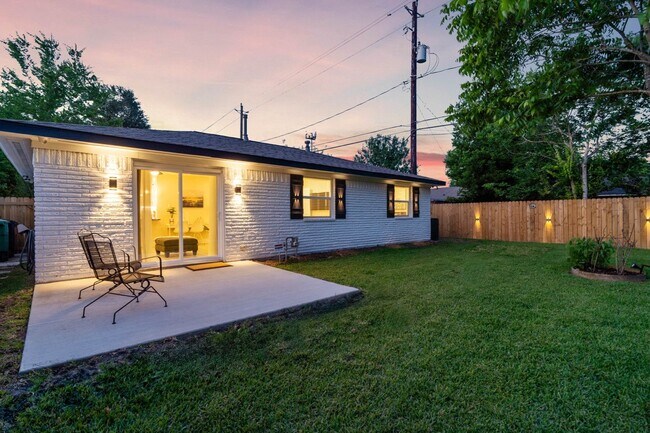 Photo - 3138 Sunbeam St