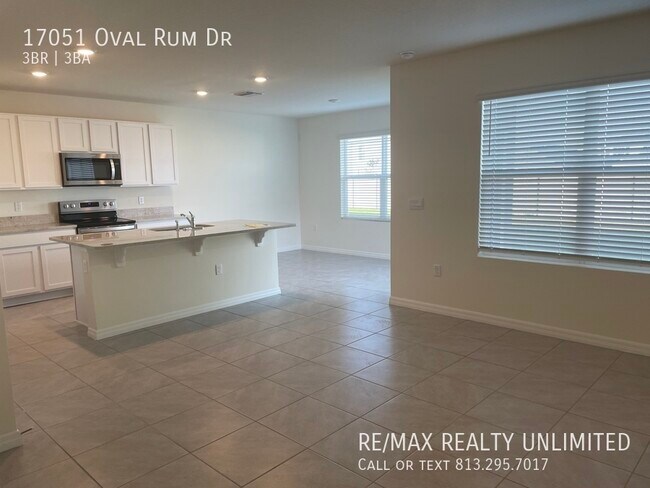 Photo - Lagoon Living! Southshore Bay - Oval Rum D...