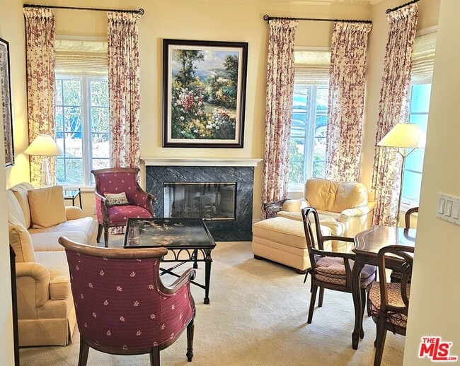 Photo - 43 Hillcrest Meadows