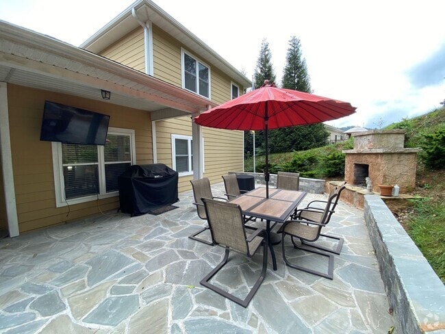 Building Photo - West AVL  - Good Things Come in Twos!  Rea... Rental