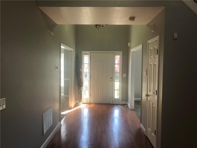 Photo - 839 Michael Lee Way