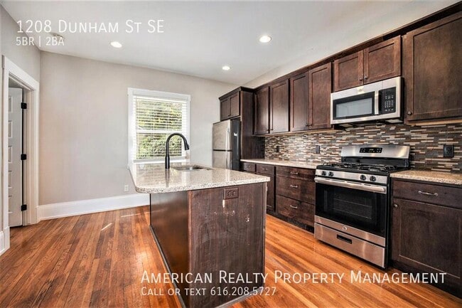 Photo - 1208 Dunham St SE