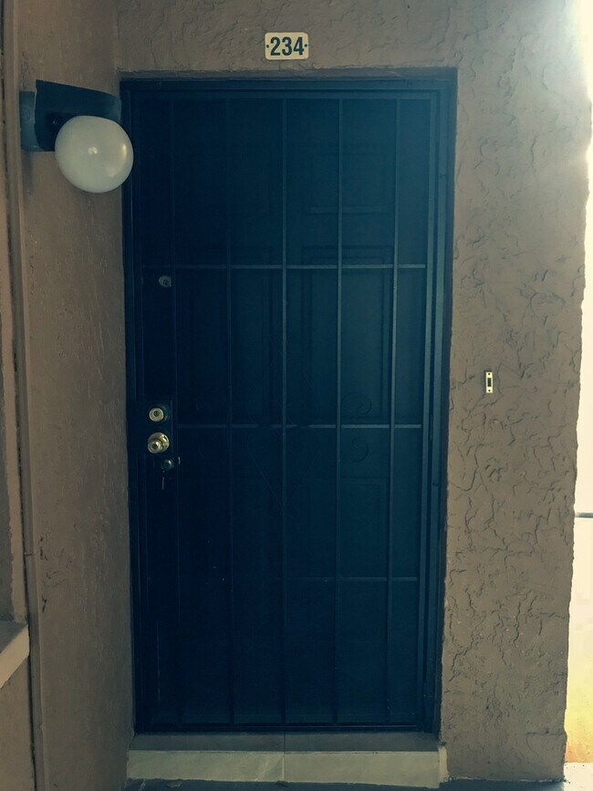 Delightful 2 bedroom in Habana Park! Condo Unit 234 Condo for Rent in