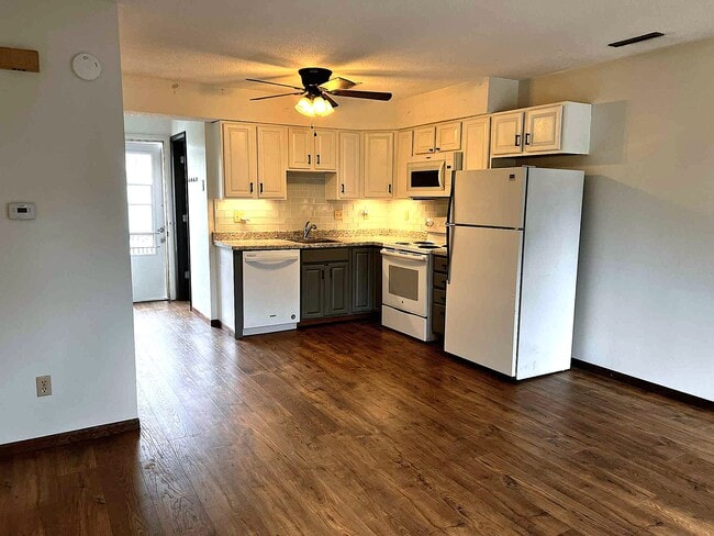 Photo - 1421 Eastview Dr