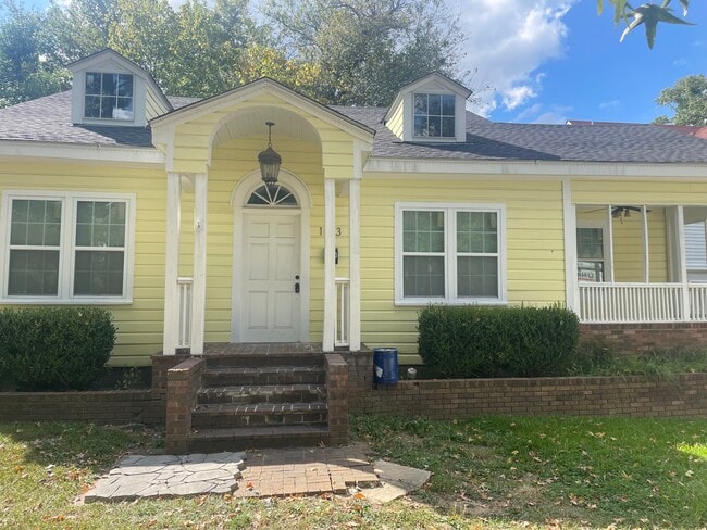 Photo - 1033 Whitworth St