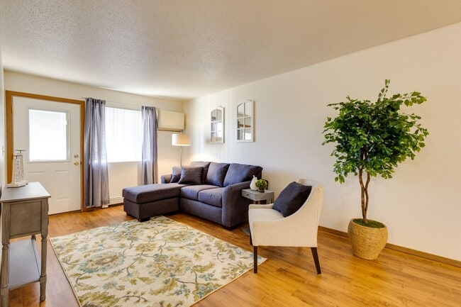 Dakota E & W Apartments