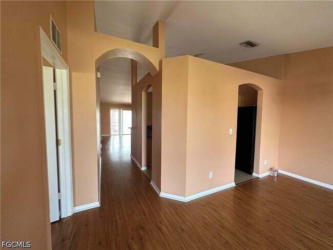 Photo - 613 NW 7th Ave