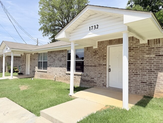 Photo - 1732 Jennings St