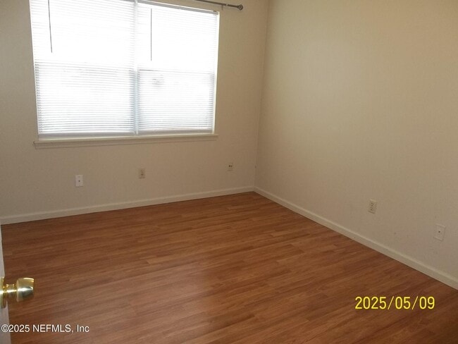 Photo - 255 Leatherleaf Dr