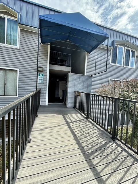 Photo - 924 Shorewood Dr